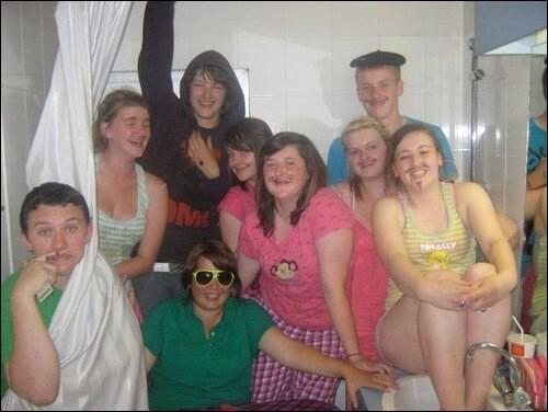 GemmaRyan2's tweet photo. Wish we were back here #throwbackthursday @Nailpunchchin @hollyelizabeth_ @_macphee @Jdmac8 @19bonbonc @Sheeen__ http://t.co/Dghi9FmjaP
