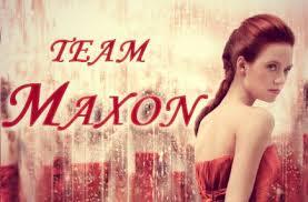 ASelecaoFC's tweet photo. Que maio chegue logo!Quero ler "The One" p/ saber se a America fica com o Maxon. Sou Amerixon Shipper http://t.co/7MvfouOTxg