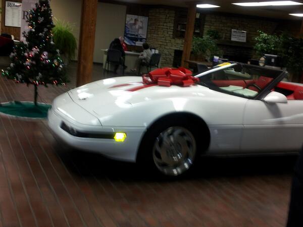 RoseAutomotive's tweet photo. Here's the perfect gift for that hard to buy for person on your list... 95 Corvette for more http://t.co/ru1orQm5nF http://t.co/xYenhhMYLh