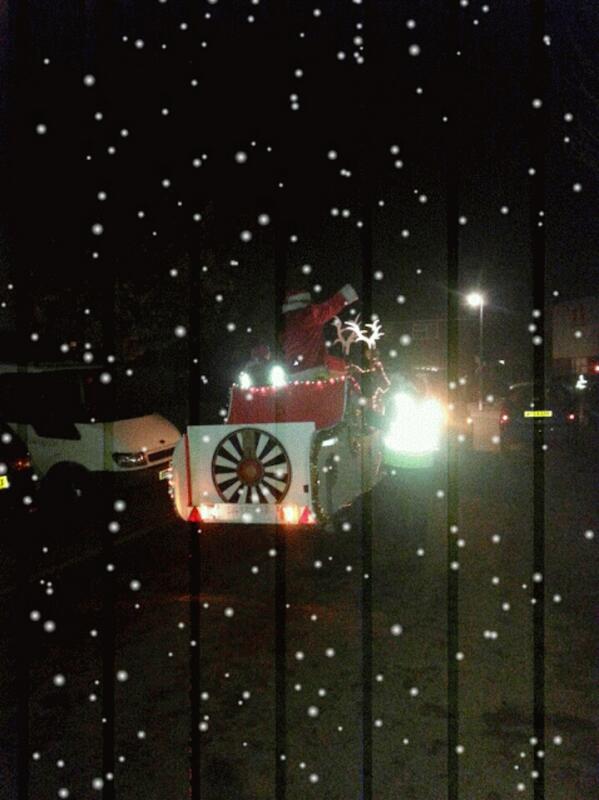 huntingdonsanta's tweet image. #Brampton looking festive tonight. Okay, we may have added some special effects. ;-) #HelpSanta