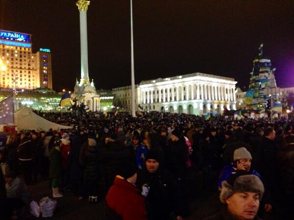 Klitschko's tweet photo. We're bigger than ever!!! #ukraineDemonstration #euromaidan http://t.co/ZLXtlryjw5