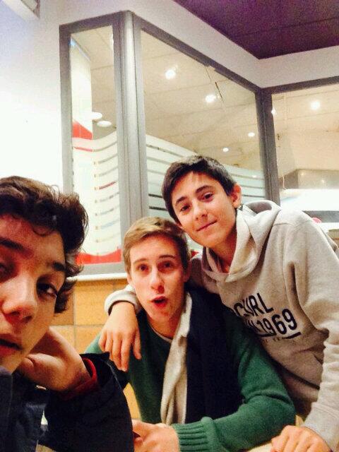 Paco_Rosales99's tweet photo. Teleepii @jsotito99 @javierns99 y @mario_martin_99 http://t.co/588vnkE9Cy