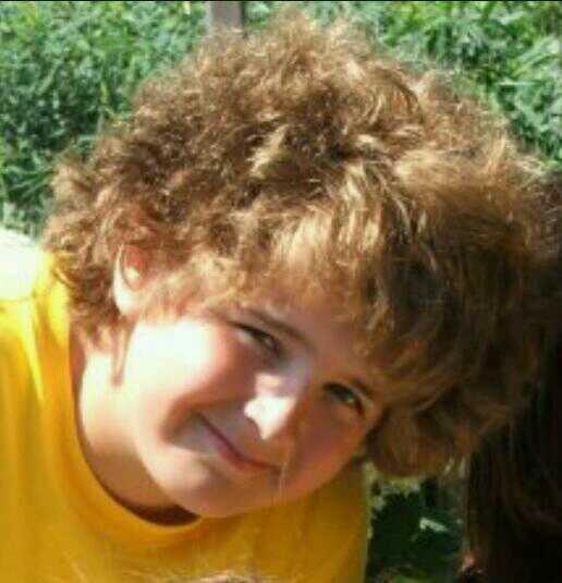 SemOhlsin's tweet photo. Sorri I haev biin sleckn latly guyz. Biin buzy getn mi afro en!!! #threwbak tu teh guud eld deys! http://t.co/TpX46jyjGi