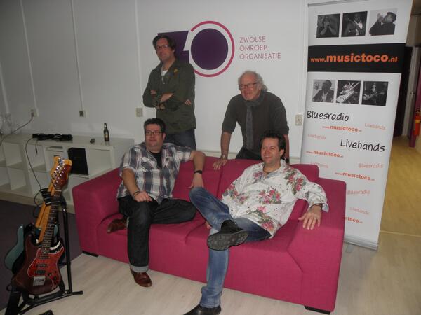 The <a href="/veldmanbrothers/">The Veldman Brothers</a> Live in de <a href="/MusicToco/">Musictoco bluesradio</a> 03-12-2013