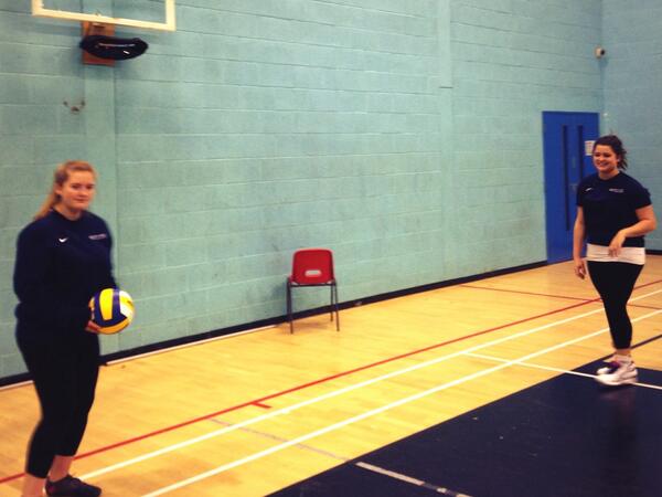 USGirlsMK's tweet photo. @beth96taylor you have hidden talent for volleyball #practice #makes #perfect @MKCollege @UsGirlsTweet @TheBuszyMK http://t.co/NlRcWoQwhl