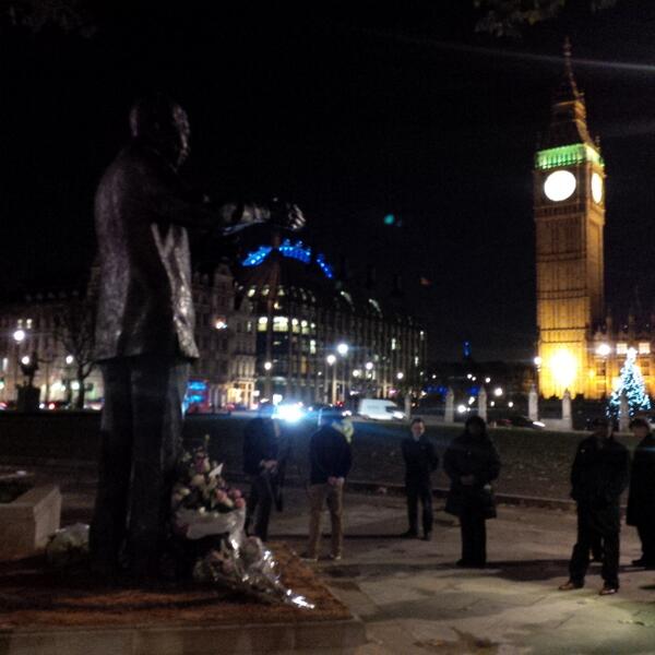 It is freezing here but more people coming. The world salutes #Madiba