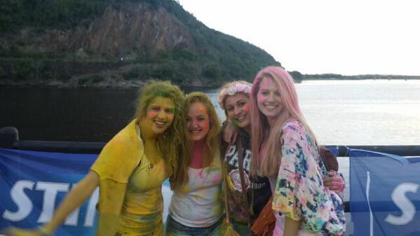 ColourFest @plett_rage was lêkke! <a href="/Rozelleleroux/">Rozelle le Roux</a> <a href="/lieli_10/">Lieschen Viljoen</a> <a href="/sashturner/">sasha</a>