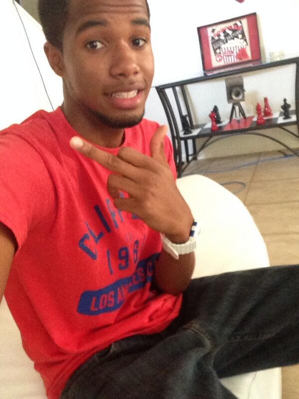 YaFavAfrocan's tweet photo. Time to write ๐ #FuckAThrowback #FuckemDaily lolol http://t.co/okSdoNNIAF