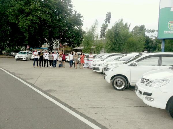 Titi dj..buat yg touring ke jkt..bawain durian tuh buat ank2 tangray...wkwkwkwkkwkw