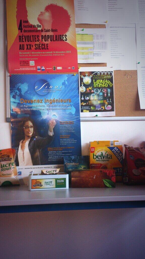 STIM_GOS14's tweet photo. Le kit de survie, essentiel à presque 7h du matin #nuitinfo http://t.co/6A2HxvMOKt