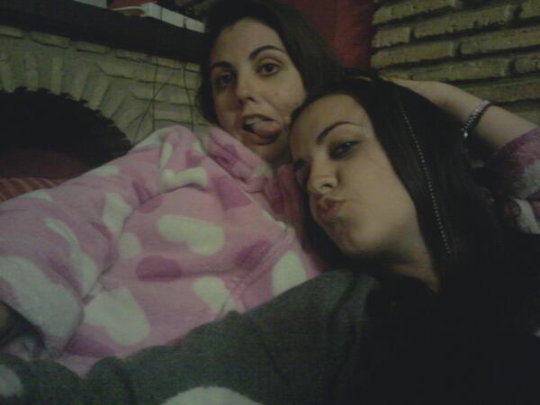 ro_camacho29's tweet photo. "@Mapiia3: Nochecita con la tontaa ... no son muchas, pero las que son, son !!  @ro_camacho29 http://t.co/Asidtuh07a" jajajaaja tonta tontaa
