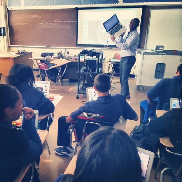 MrWinikAP's tweet photo. @HUM3Scholar preparing for anchor presentations w/@RoebuckSpeaks. Yesterday was an example of how great we can be. http://t.co/TurnuJ0wR8