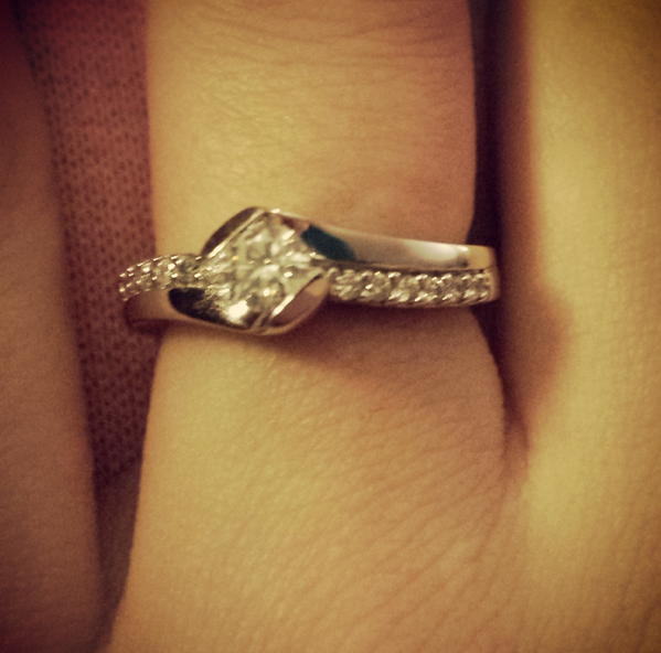AlyssaKay9's tweet photo. I said yes!! #gettingmarried #lovehim #cheers! http://t.co/lCqCaYSzH3