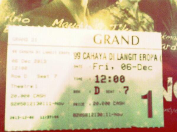 nisaadewii's tweet image. Just me w/ my happiness. At Grand 21 Solo Grand Mall #RefreshMind