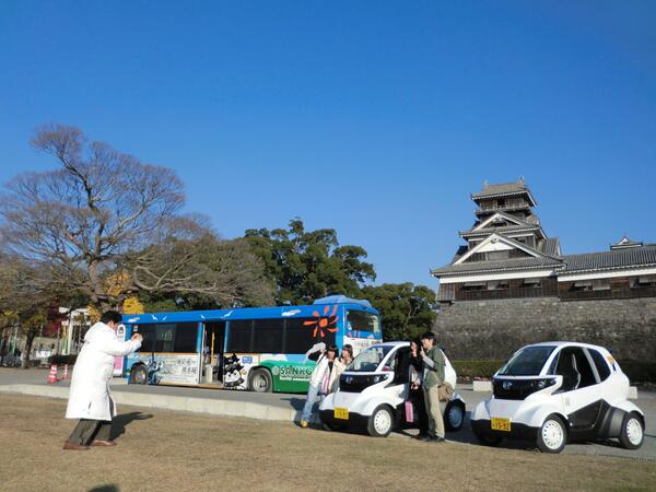 HondaJP's tweet photo. 【超小型EV MC-β 社会実験中】大津町から熊本城往復45km走行してきました。 気持ちよい天気の中、熊本城もきれいでMC-βも快調にヒューンと走っています。見かけたら声をかけてくださいね。ご意見お待ちしてます♪ #mcbeta http://t.co/JmTSv3Wg0Y