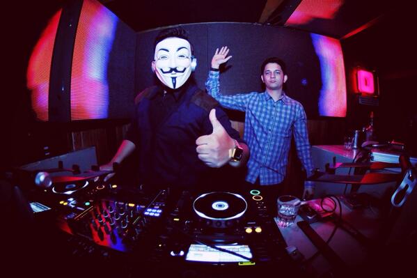 BreakthroughJKT's tweet photo. RT @EARFUN_402: WILDNESDAY At @DomainJkt Cc : @BreakthroughJKT #latepost #awesome http://t.co/10P1PlffAU