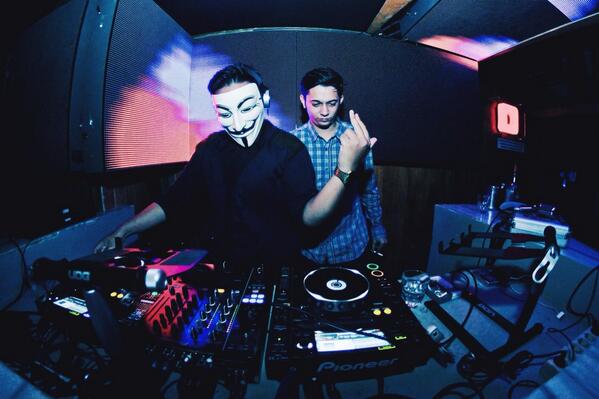 BreakthroughJKT's tweet photo. RT @EARFUN_402: WILDNESDAY At @DomainJkt Cc : @BreakthroughJKT #latepost http://t.co/3rz1xVNaQ1
