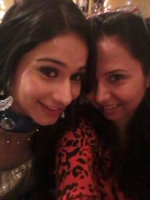 vigpriya's tweet photo. @aneri_vajani  missing you badly yaar :( http://t.co/mP6YMqYHOJ