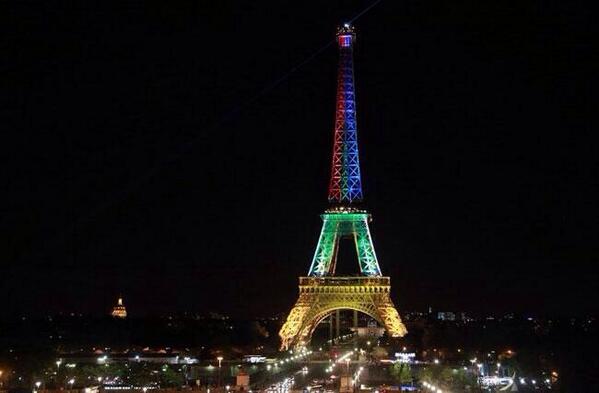 Stunning photo of the Eiffel Tower in Paris as it's lit up with the South African flag...