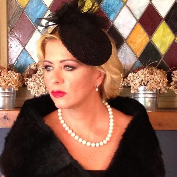 Boş bile olsa, AŞK için atan bir kalbin varsa şanslısın...    AŞKOLSUN- Yelda Cumalıoğlu