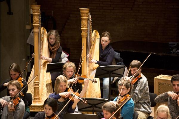 Studenten Koninklijk Conservatorium repeteren voor Hertog Blauwbaards burcht van Bartók, openingsconcert op 14 dec!