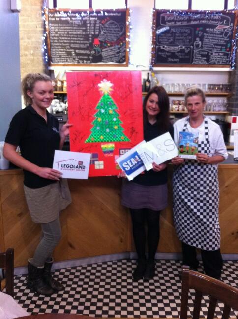 PEPAIDS's tweet image. Our GreatBigChristmasCard is @beanandbrush today! Come &amp;amp; win prizes! bit.ly/18PDWcm #GBCC