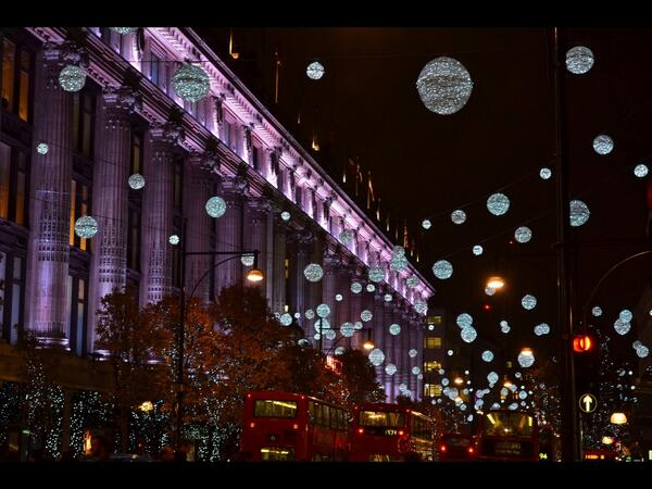 passionfruitpip's tweet photo. #christmasinthecity #oxfordstreet #allofthelights http://t.co/LA5wGO1AMW