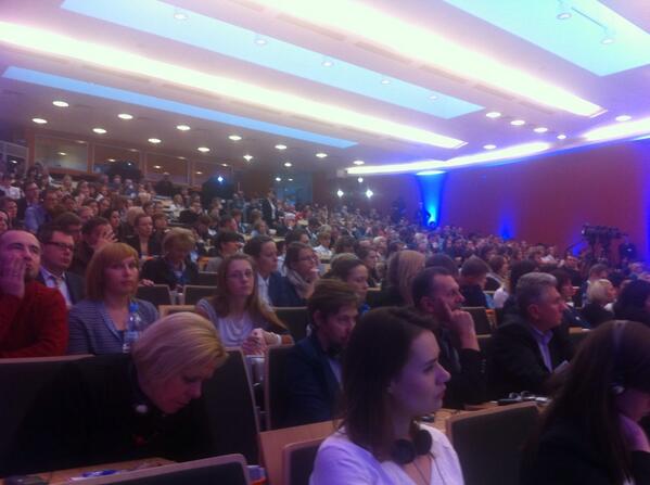 forum4editors's tweet photo. Full conf room #projektpraca despite #orkan http://t.co/aNCFdf5O2s