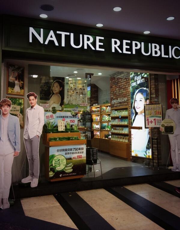 [OTHER][28-08-2013]Hình ảnh mới nhất từ thương hiệu mỹ phẩm "Nature Republic" của TaeYeon - Page 2 BazHgMYCIAAkwX0