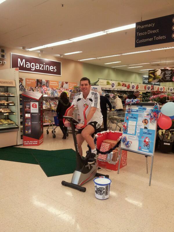 Clevedon store getting stuck in to our cycle to lapland. #smileandchat <a href="/Missiyt/">Michelle White</a> <a href="/mikerw987/">Mike Wheatley</a> <a href="/timrgolding1/">Tim Golding</a>