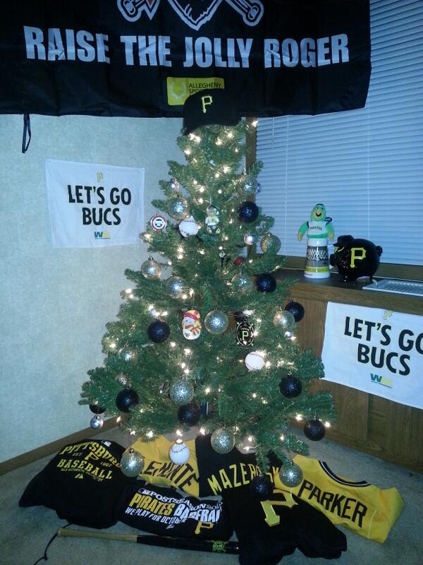 PiratesPharmD's tweet photo. @Pirates   Raise the Jolly Tree. #PiratesHoliday http://t.co/N5U6UOJg7s