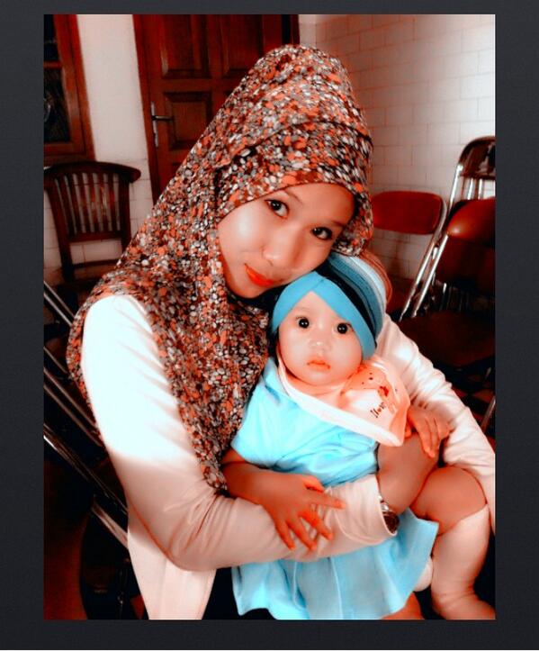 Istrine sopo iki??ayunee.. :) "<a href="/mbarTyasep/">tyasep mbar</a>: Cantikkk kaaannn...??? <a href="/NediNindi/">asep kurnia</a> "