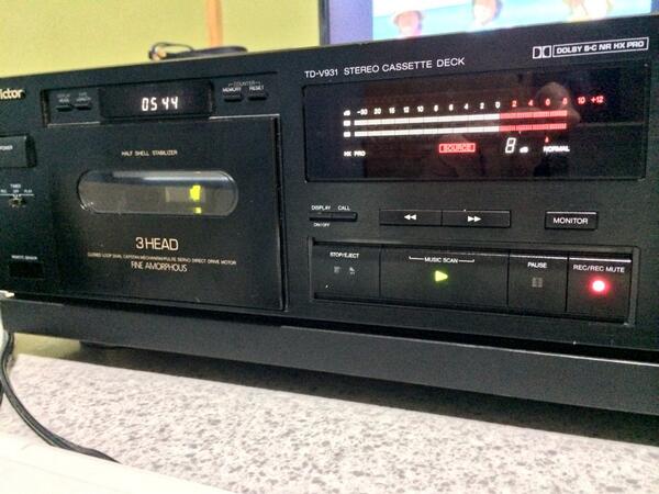 10年前に中古で買ったビクターのTD-V931。他にもカセットデッキは色々