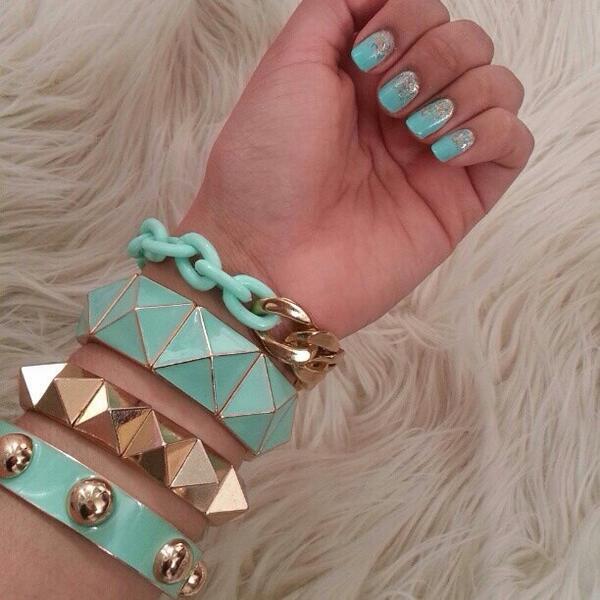 CuteEverything_'s tweet photo. Teal jewelry. http://t.co/cFHtMqEgq4