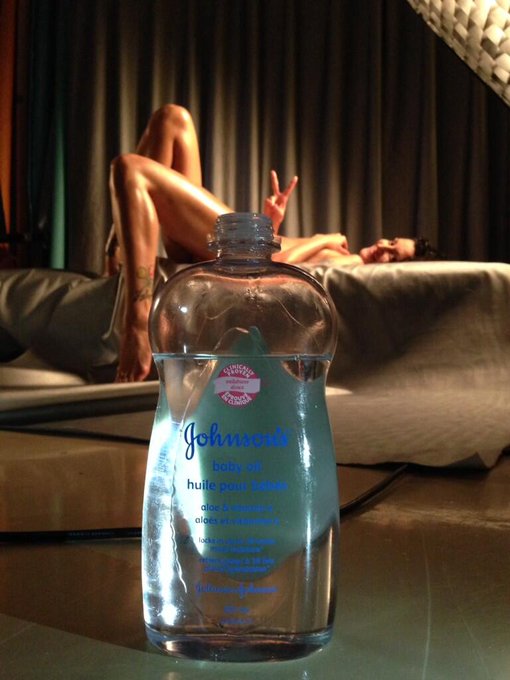 It was a very oily photo shoot :) #oilygirl http://t.co/Zi90ckucIT<a href="/tag/oilygirl"class="tags">#oilygirl</a>