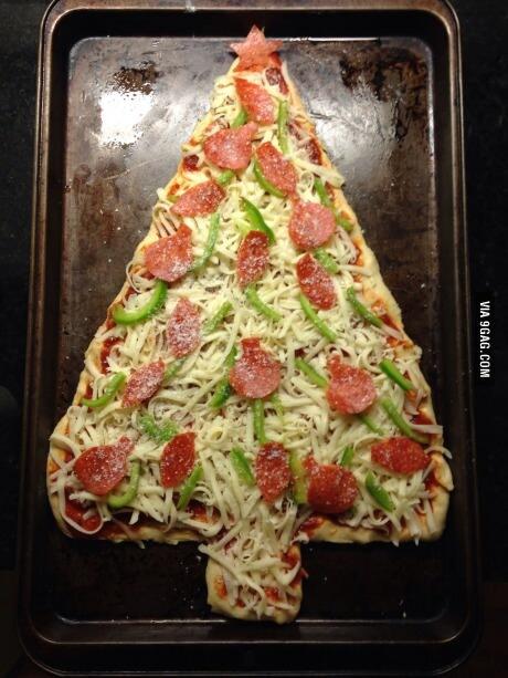 Sushi_Rous's tweet photo. I'm driving #home for pizzmas #Christmas #pizza http://t.co/vo5xHzg1Jc