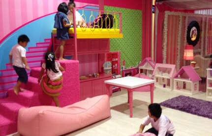 NengDewi's tweet photo. "@LiburanAnak: 4b. Suasana Barbie Playroom at @BarbieStoreID di @MKGLaPiazza 3 #NewFunSpot http://t.co/pgcCOBXnlS" @lianusanti
