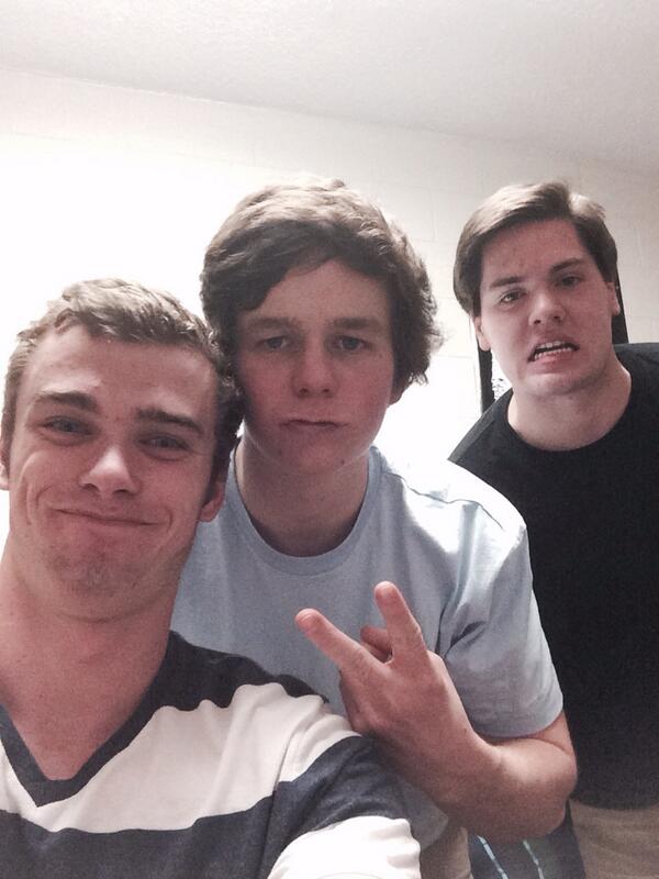 krstn0526's tweet image. I love these sexy men #2long #omgomg