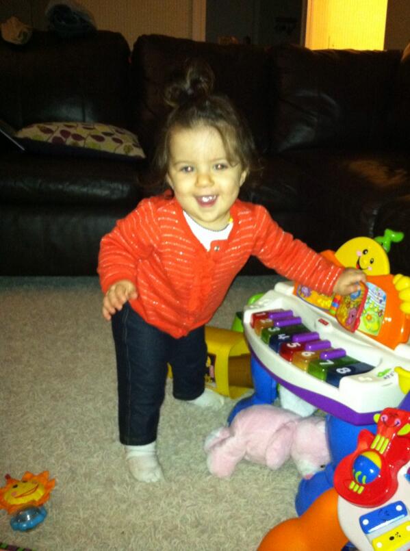 RunPerseverant's tweet image. Look Daddy, 1 hand! @McMoneygull #9mos