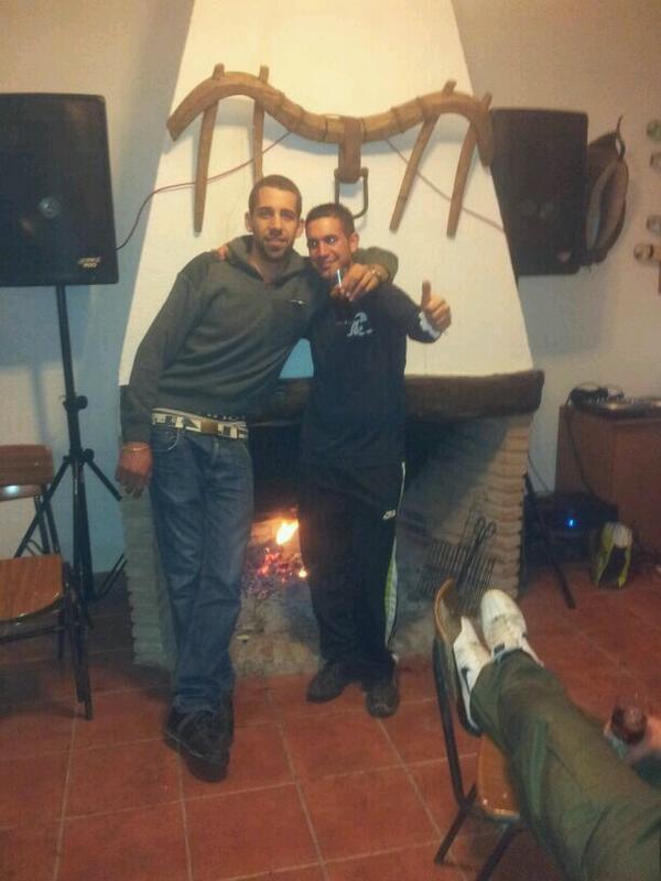 fdm_diaz's tweet photo. Felicidads waki ke cumplas mxs mas y ke ya sabes ke te toka invitar a una cervecilla jaja. @santos118d http://t.co/xOKo4otVs6