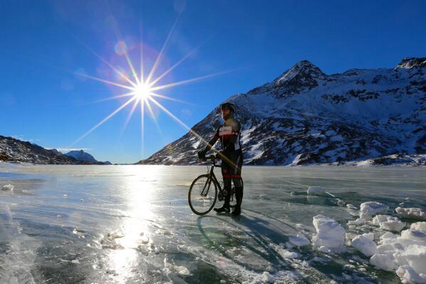 VeloPlus's tweet photo. Spektakuläres Winterbild vom @juergvollmer Wer hat auch noch etwas für unsere Galerie? (Ab Anfang Januar online) http://t.co/IeYbGflRH0