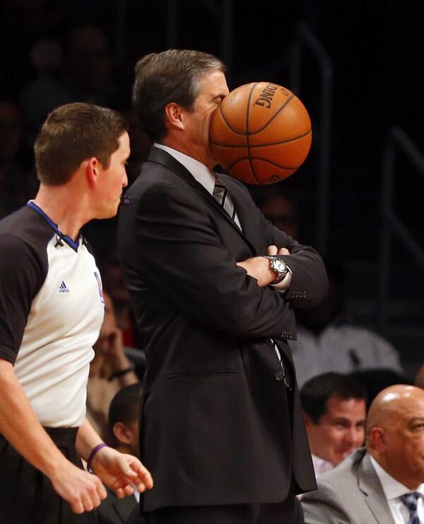 Wizards coach Randy Wittman hit in face with basketball (Photo)