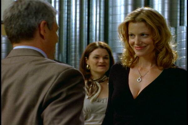 BreakingBadMega's tweet image. Skyler está confundida con su jefe pero ¿no será mucho cantarle como Marilyn? #WalterRenace vimeo.com/82233386