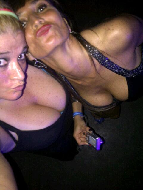 ¡Dúo dinámico! / <a href="/debb_babeleit/">Debb</a> <a href="/fluofest/">fluofest</a> #fluofest