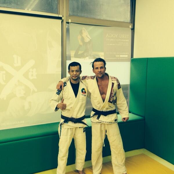 anmatt's tweet image. “@seanflanery: Had a morning roll at Carpe Diem BJJ academy w/ Tsuyoshi Tamaki &amp;amp; had a GREAT time!!!!!! http://t.co/L7nz3ovH0e” #2studs