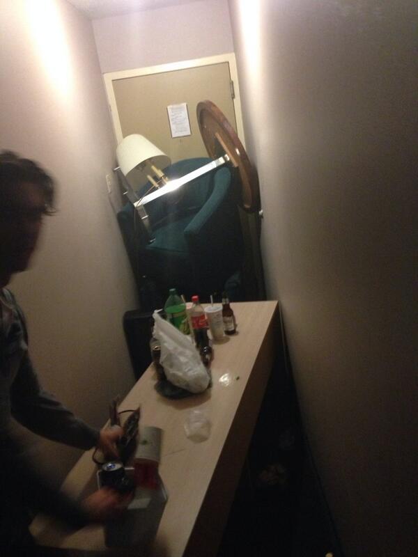 SoapyIllusion88's tweet photo. No one gets in http://t.co/0Cel524bfJ