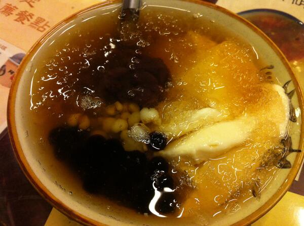 夏天最喜歡吃的甜點～豆花！