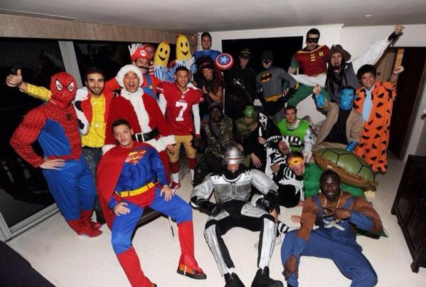 Bb2LzpCIAAAHQ0b Pictures: A team photo from Arsenals fancy dress Xmas party (plus Ramseys Rambo selfie, Ozil is Superman) 