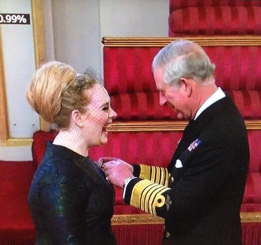 adkinsofkonecki's tweet image. Todos serios recibiendo su medalla y Adele: