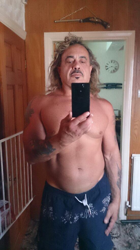OH. OH. OH GOD. OH NO. WAGNER IS DOING SELFIES.